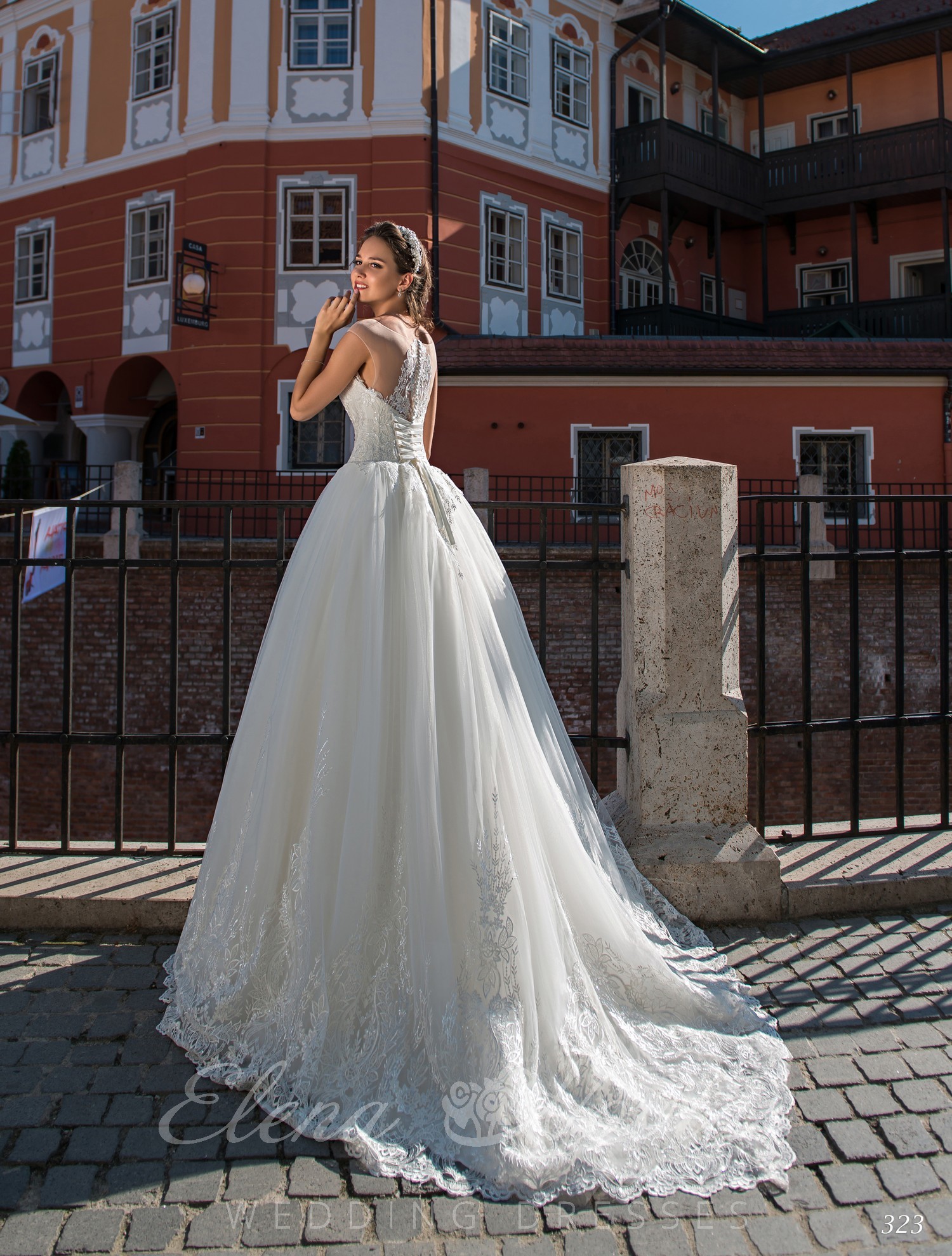 Свадебное платье оптом 323